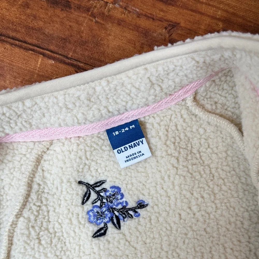 Old Navy Cream Fleece with Blue Floral Embroidery 18-24m - Picture 2 of 4